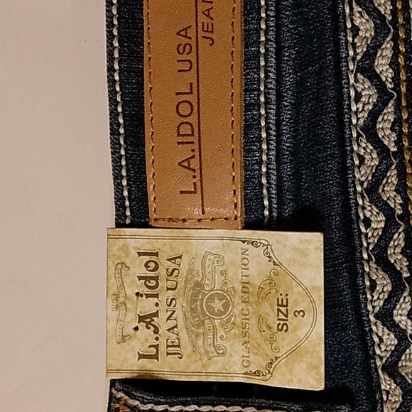 NWT L.A. IDOL EMBROIDERED CUFFED CAPRIS SZ. 3 (junior) - Picture 7 of 9